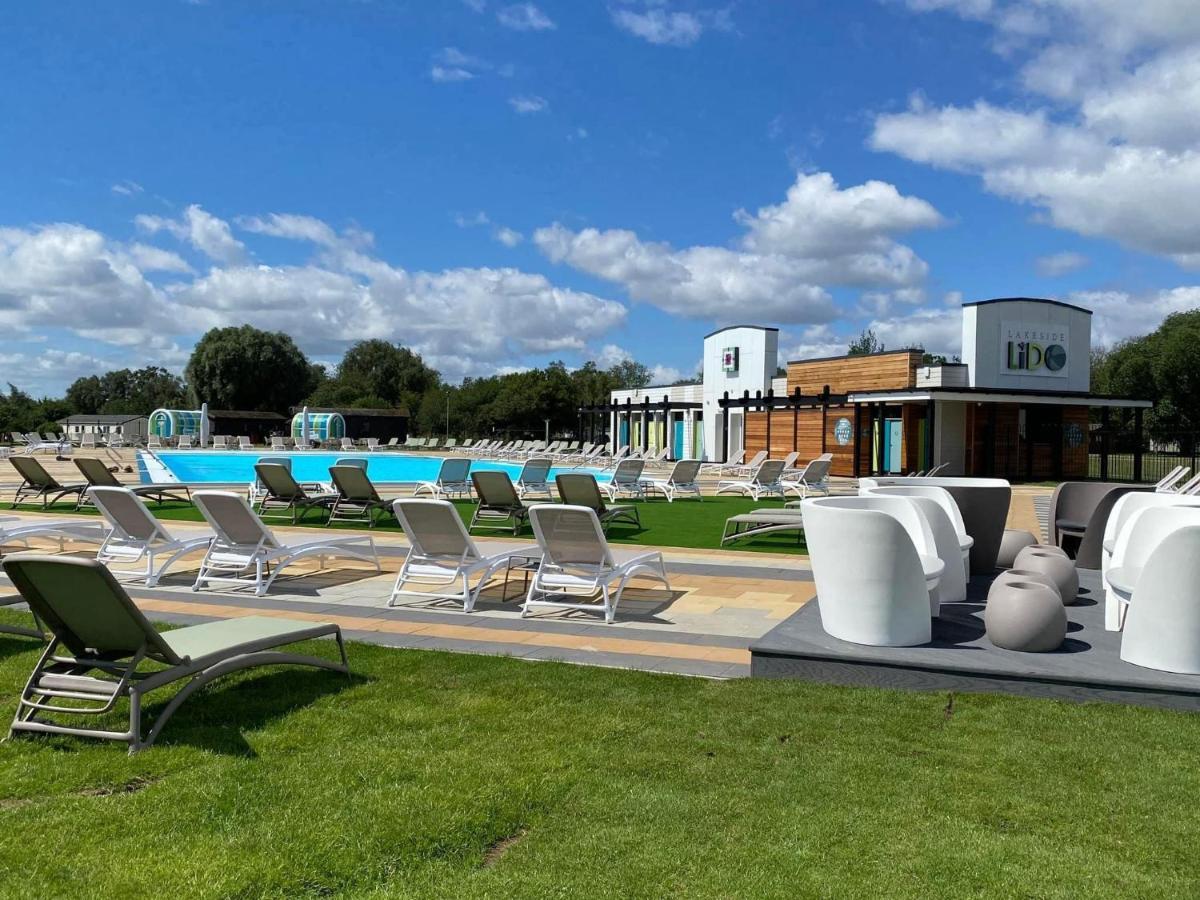 The Sunflower Luxury Caravan At Tattersall Lakes Hotel Tattershall Exterior photo